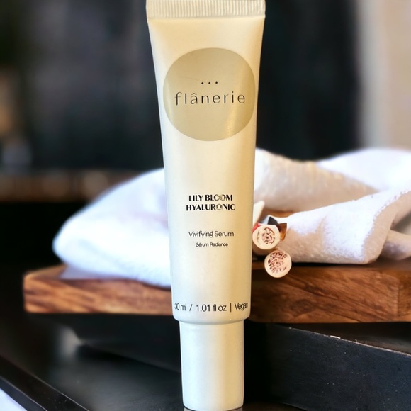 flanerie Other - New/sealed Flanerie
Vivifying Serum 30ml/1.01oz